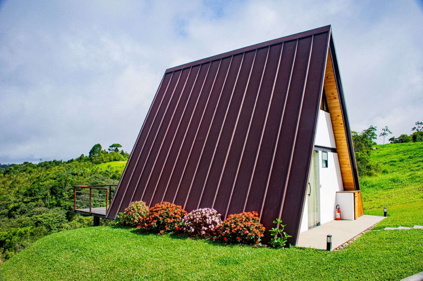 Chalé entre as flores